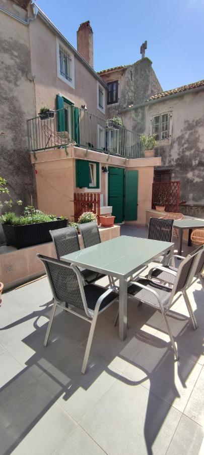 Luxury Apartment - Old Soul With A New Heart 茨雷斯 外观 照片